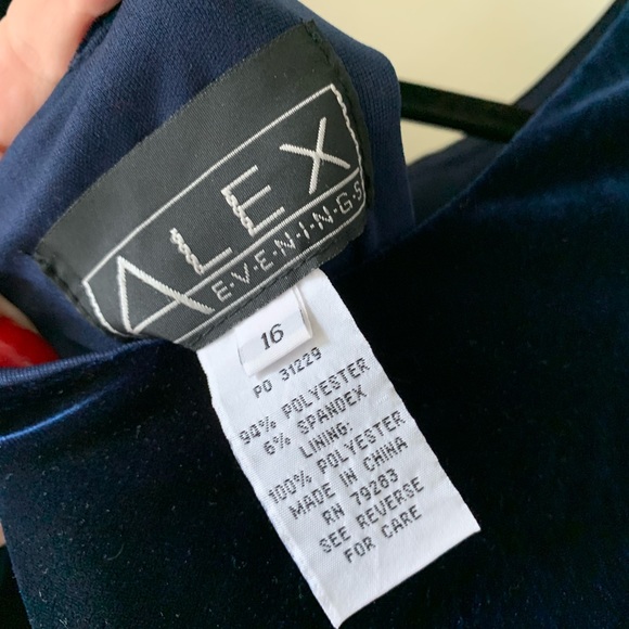 Vintage velvet evening dress - Picture 3 of 5